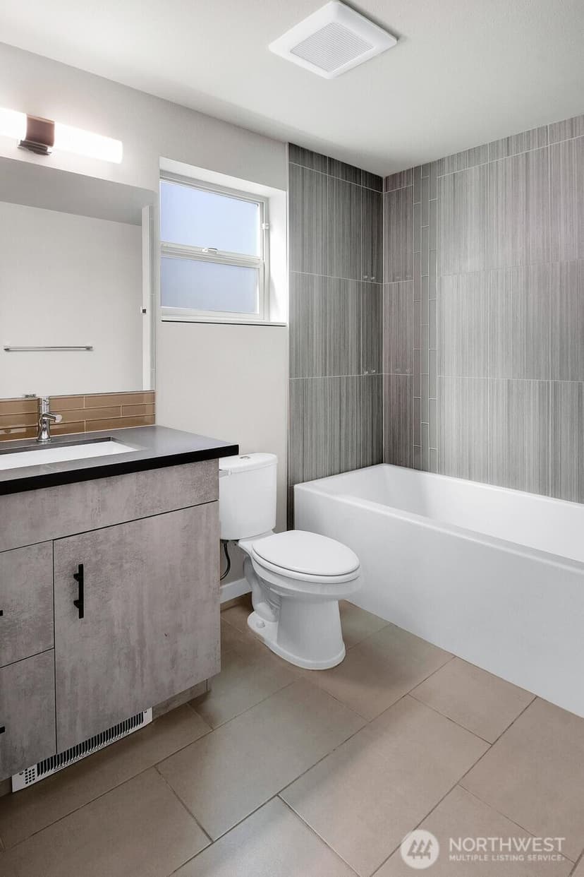 Property photo for 1849 S King St, Seattle photo 14