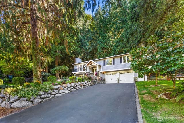 Property photo for 153 221st Avenue NE, Sammamish photo 3
