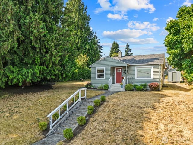 Property photo for 3708 Oakes Avenue, Everett photo 2
