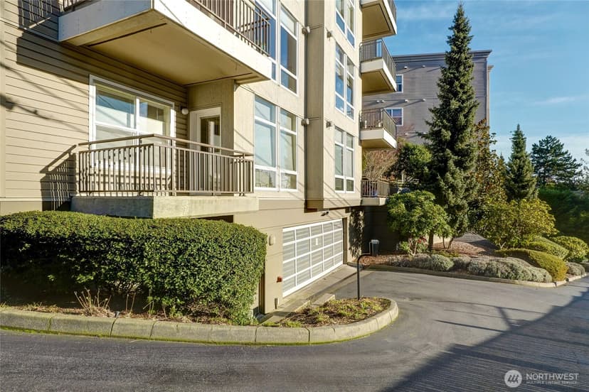 Property photo for 3221 SW Avalon Way #313, Seattle photo 22