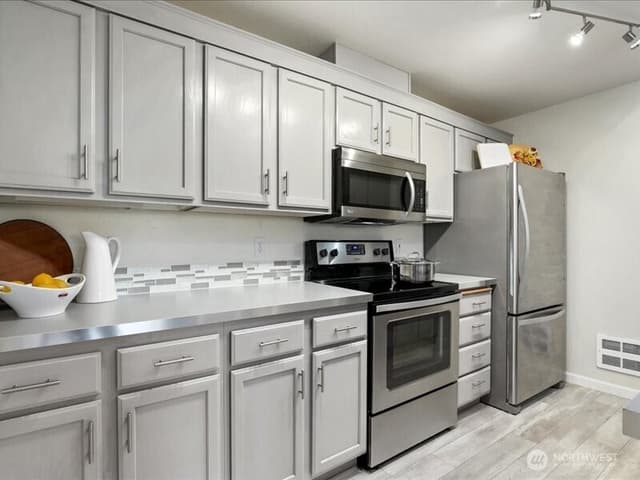 Property photo for 22527 SE 38th Terrace #1424, Issaquah photo 4