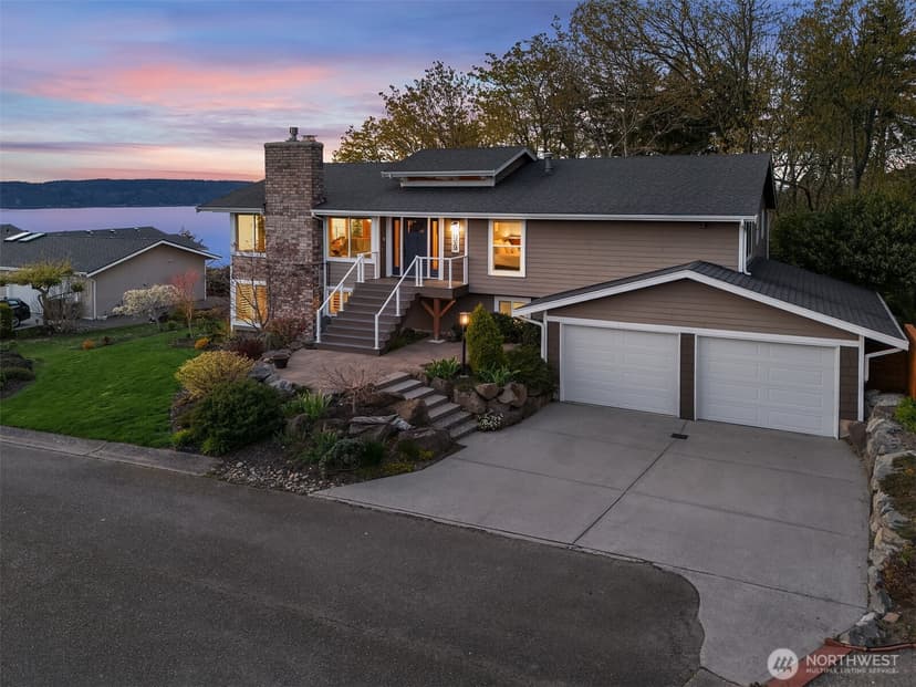 Property photo for 9219 60th Avenue W, Mukilteo photo 2