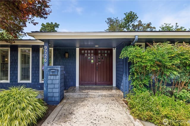 Property photo for 9726 SE 40th Street, Mercer Island, WA 98040