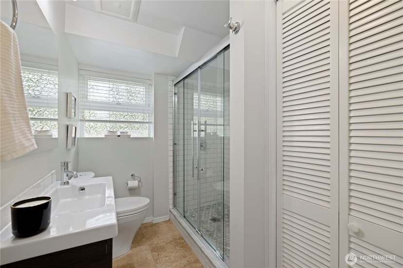 Property photo for 9726 SE 40th Street, Mercer Island photo 31