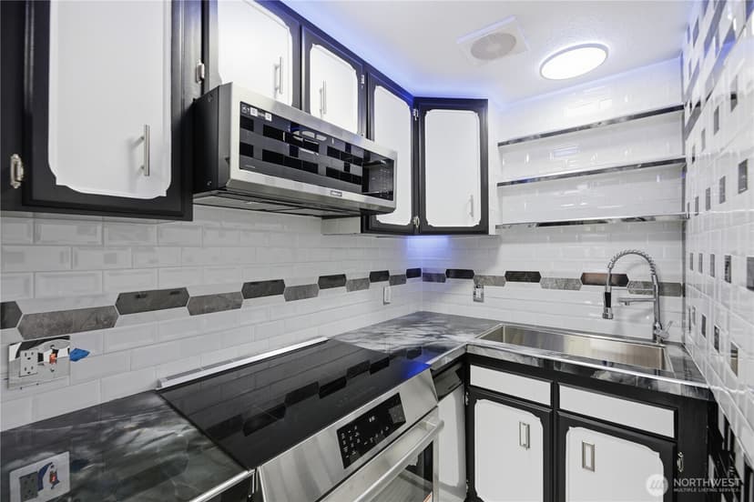 Property photo for 748 S Cloverdale Street #8, Seattle photo 9