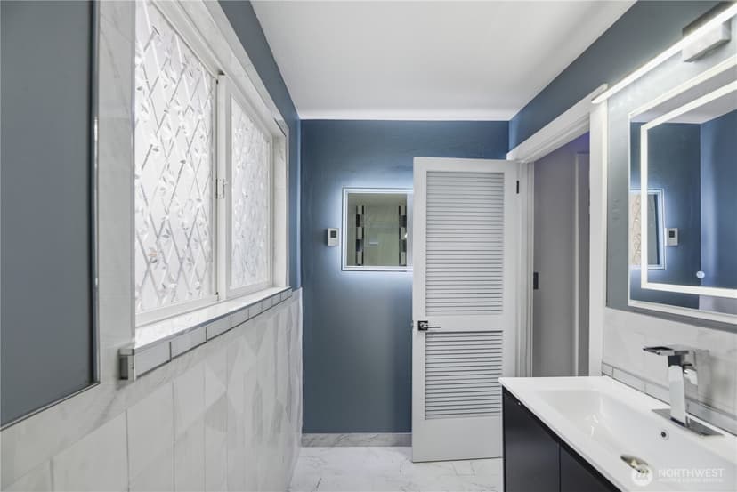 Property photo for 748 S Cloverdale Street #8, Seattle photo 22