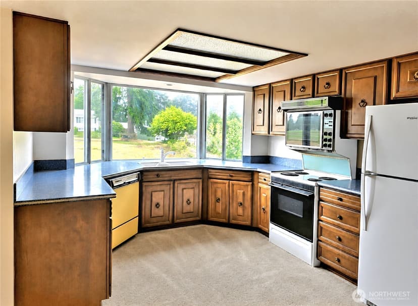 Property photo for 7919 Onyx Court SW, Lakewood photo 5
