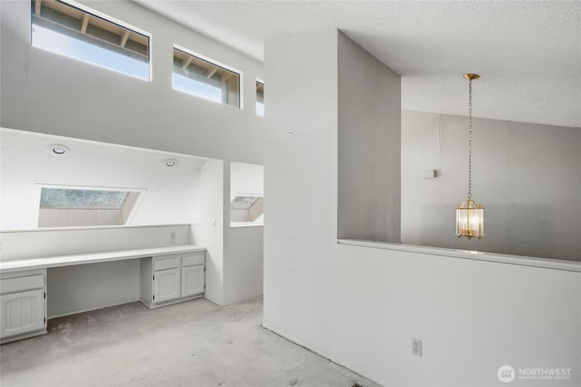Property photo for 104 168th Avenue NE, Bellevue photo 35