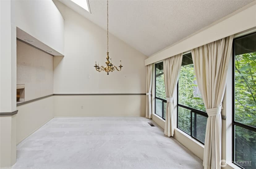Property photo for 104 168th Avenue NE, Bellevue photo 9
