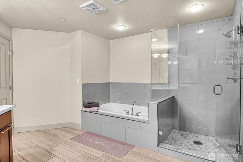 Property photo for 2319 1st Avenue #306, Seattle photo 15