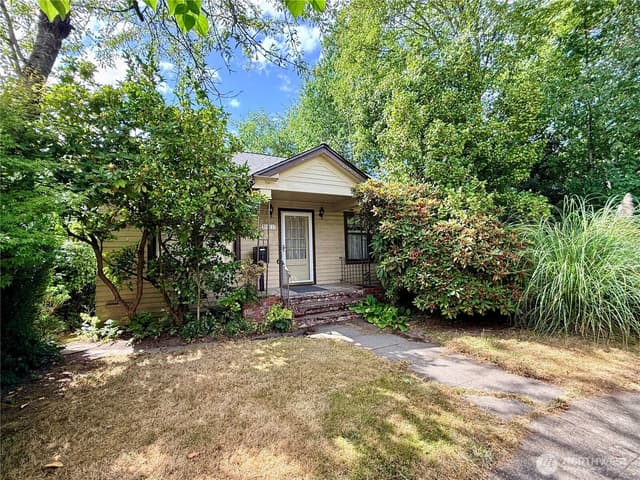 Property photo for 7011 14th Avenue NE, Seattle photo 3
