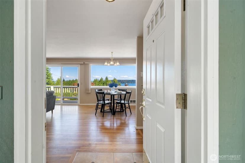 Property photo for 8102 E Seaview Drive, Port Orchard photo 5