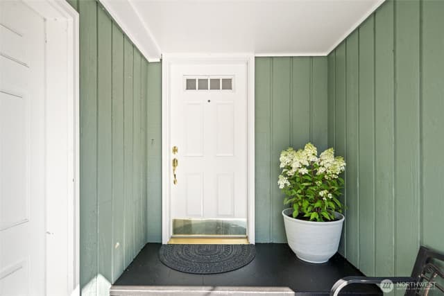 Property photo for 8102 E Seaview Drive, Port Orchard photo 4