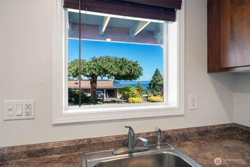 Property photo for 8102 E Seaview Drive, Port Orchard photo 24