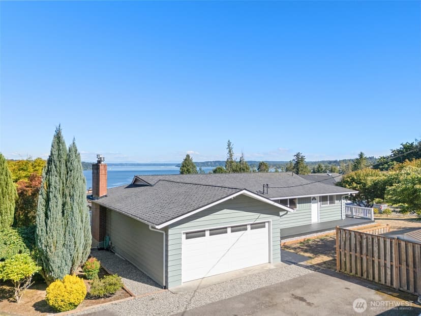 Property photo for 8102 E Seaview Drive, Port Orchard photo 3