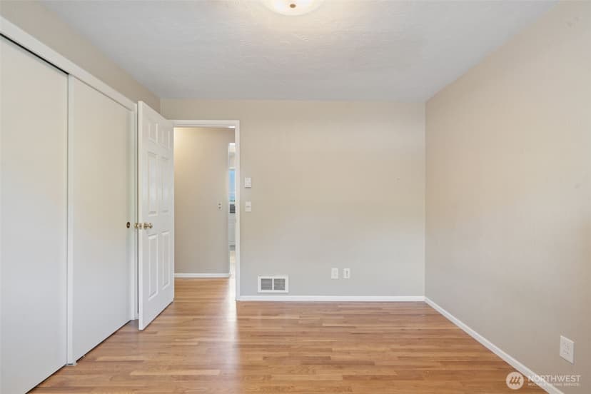 Property photo for 8102 E Seaview Drive, Port Orchard photo 15