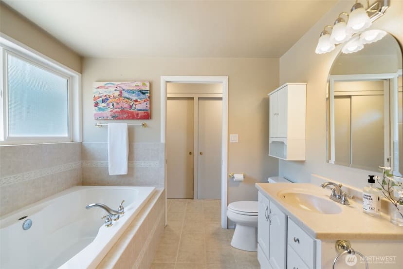 Property photo for 8102 E Seaview Drive, Port Orchard photo 21