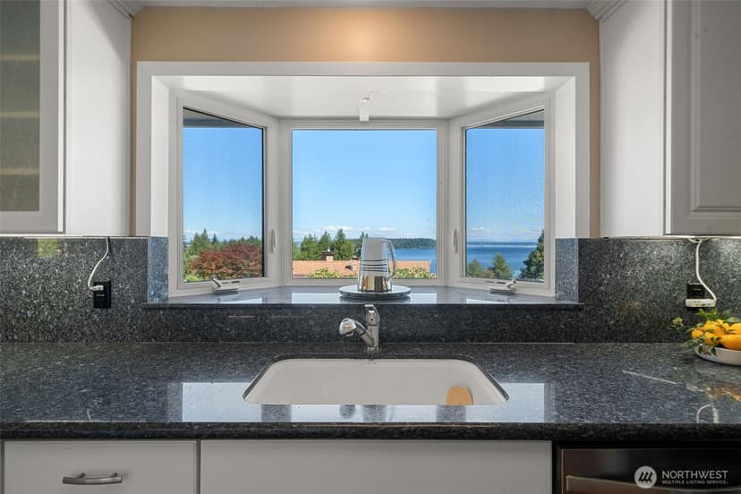 Property photo for 8102 E Seaview Drive, Port Orchard photo 12