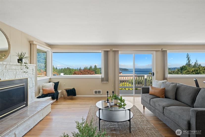 Property photo for 8102 E Seaview Drive, Port Orchard photo 10