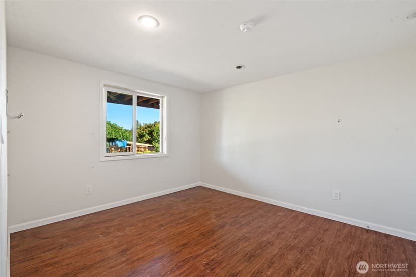 Property photo for 8102 E Seaview Drive, Port Orchard photo 31