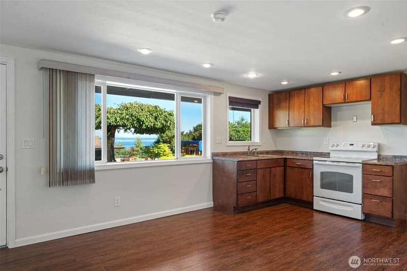Property photo for 8102 E Seaview Drive, Port Orchard photo 26