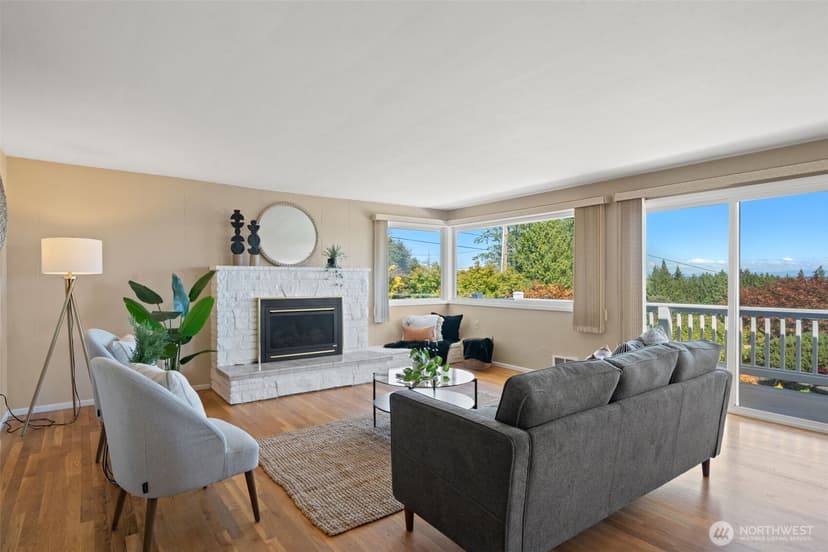 Property photo for 8102 E Seaview Drive, Port Orchard photo 9