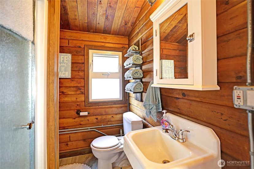 Property photo for 14130 Evergreen Way, Stanwood photo 25