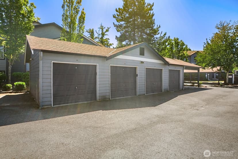 Property photo for 10825 SE 200th St #C101, Kent photo 14