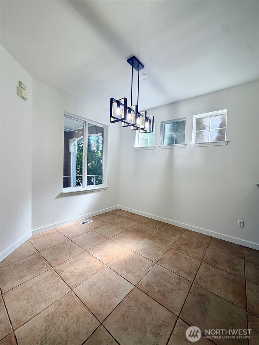 Property photo for 4611 NE 5th Place, Renton photo 17