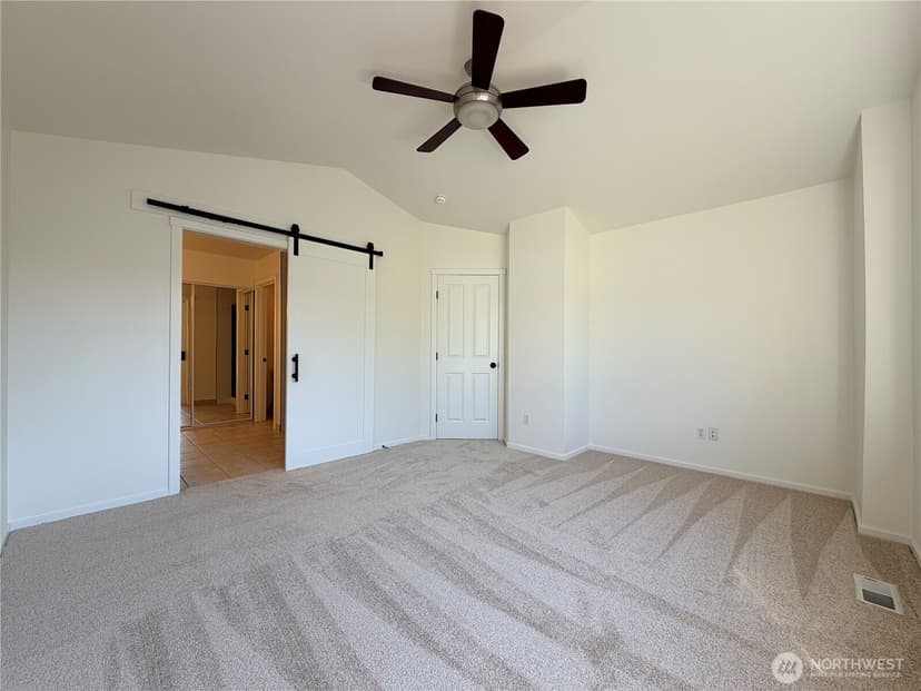 Property photo for 4611 NE 5th Place, Renton photo 19