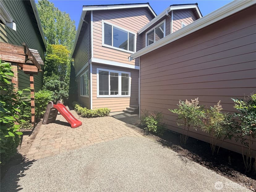 Property photo for 4611 NE 5th Place, Renton photo 32