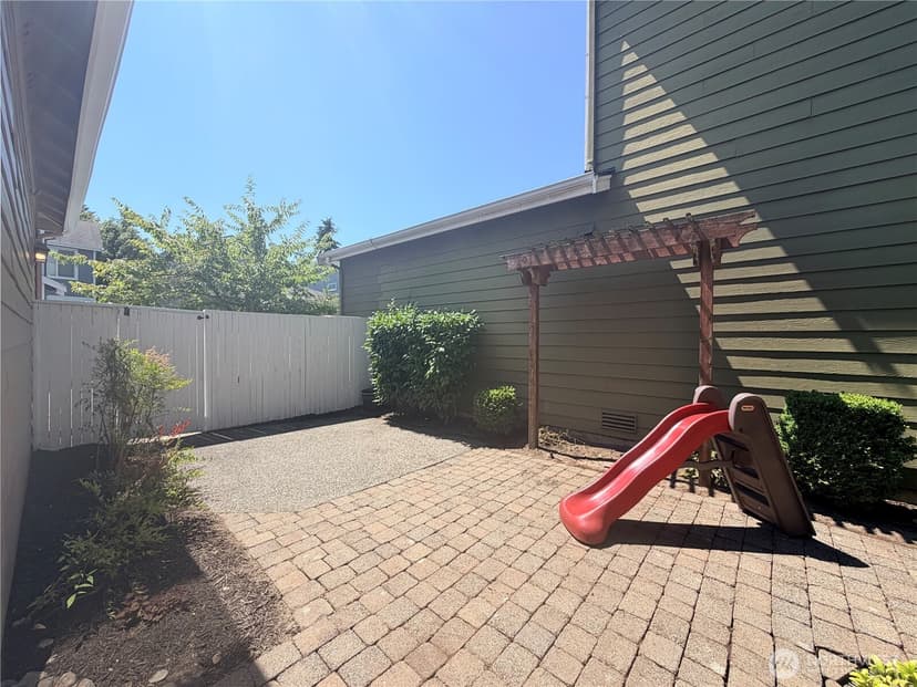 Property photo for 4611 NE 5th Place, Renton photo 31