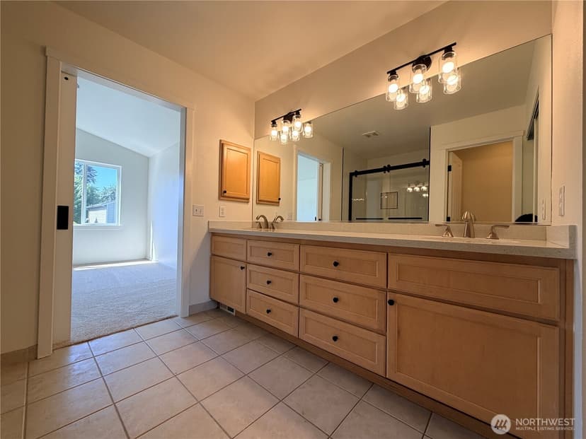 Property photo for 4611 NE 5th Place, Renton photo 20