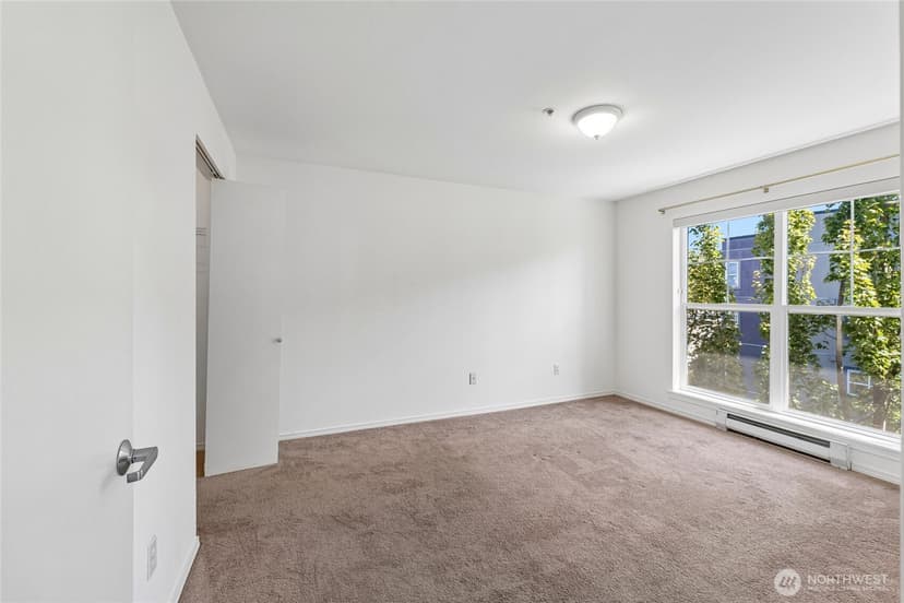 Property photo for 323 Queen Anne Avenue N #711, Seattle photo 14