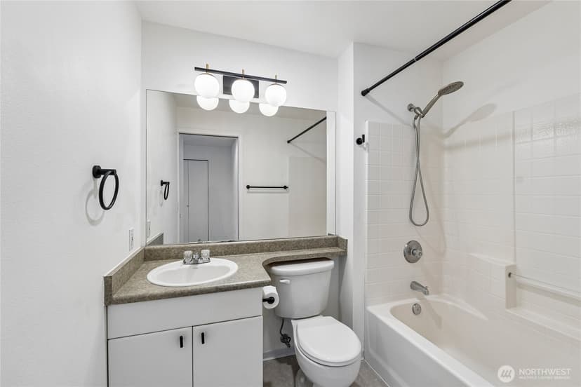 Property photo for 323 Queen Anne Avenue N #711, Seattle photo 17