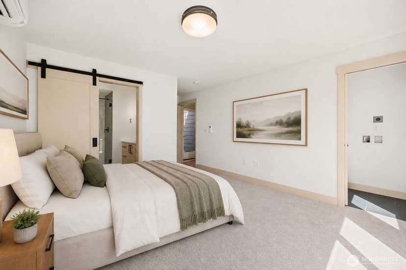 Property photo for 1255 NE 100th Street, Seattle photo 12