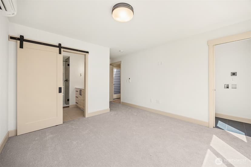 Property photo for 1255 NE 100th Street, Seattle photo 13