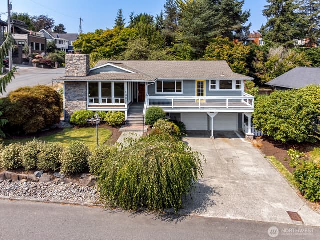 Property photo for 14805 37th Avenue NE, Lake Forest Park photo 2