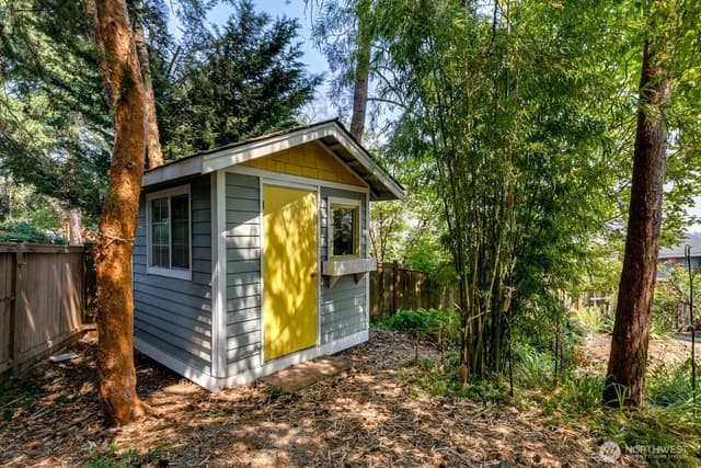 Property photo for 14805 37th Avenue NE, Lake Forest Park photo 5