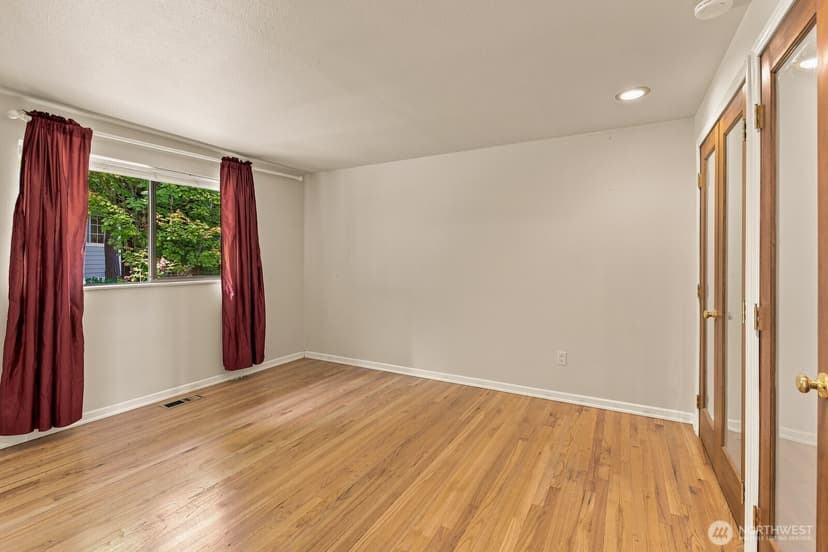 Property photo for 14805 37th Avenue NE, Lake Forest Park photo 16