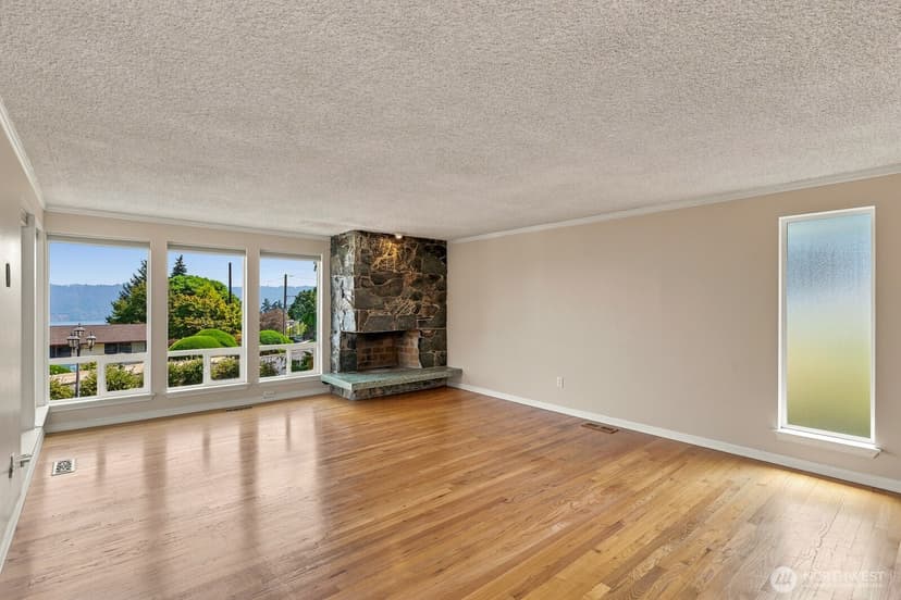 Property photo for 14805 37th Avenue NE, Lake Forest Park photo 11
