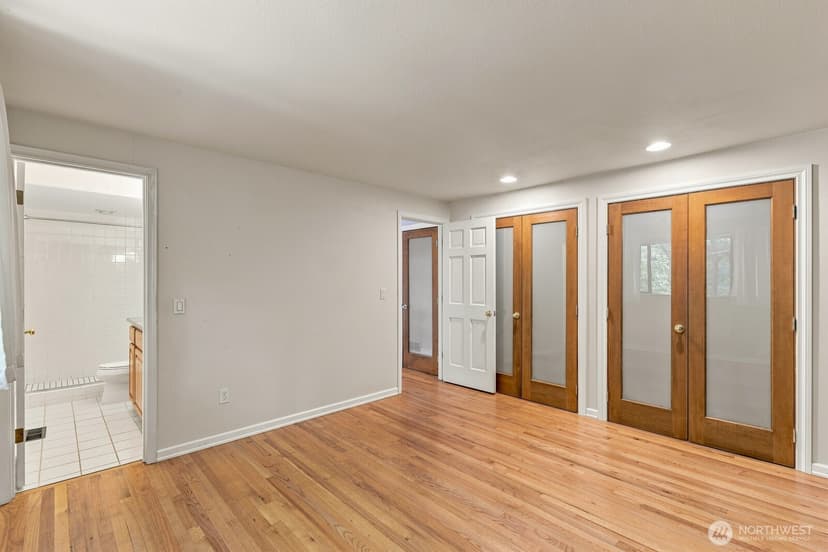 Property photo for 14805 37th Avenue NE, Lake Forest Park photo 13