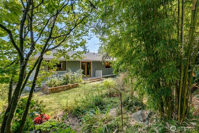 Property photo for 14805 37th Avenue NE, Lake Forest Park photo 4