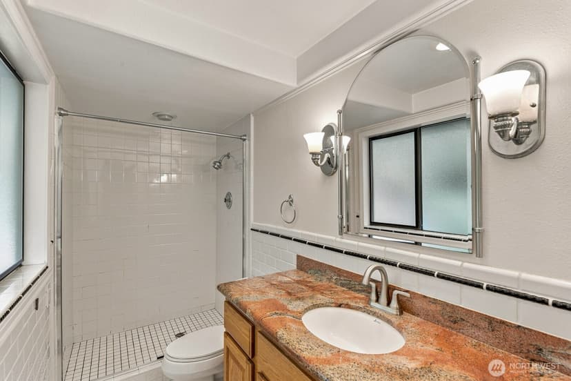 Property photo for 14805 37th Avenue NE, Lake Forest Park photo 14