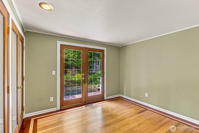 Property photo for 14805 37th Avenue NE, Lake Forest Park photo 15
