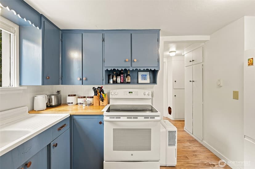 Property photo for 3023 NE 133rd Street, Seattle photo 12