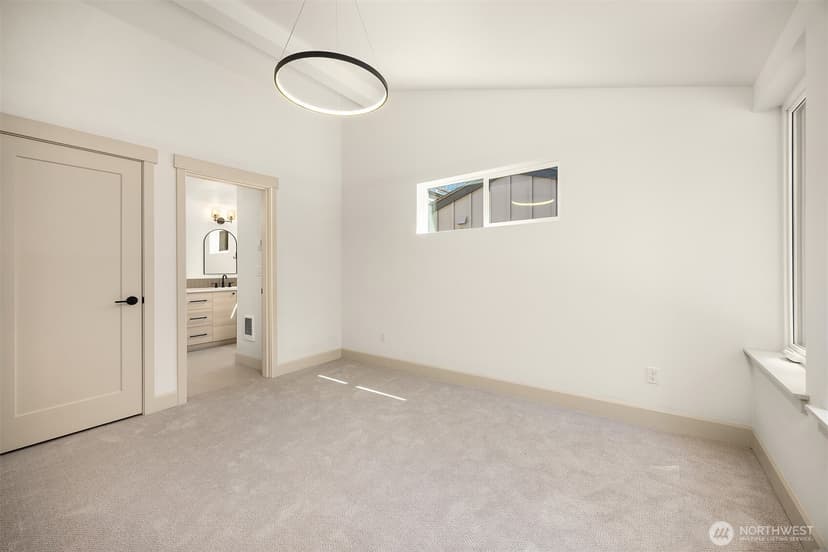 Property photo for 1257 NE 100th Street, Seattle photo 13