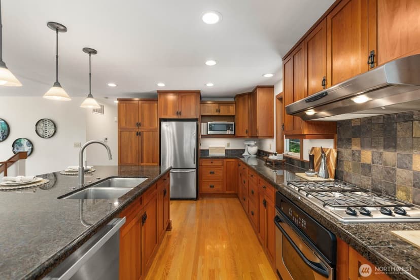 Property photo for 10920 NE 189th Street, Bothell photo 11
