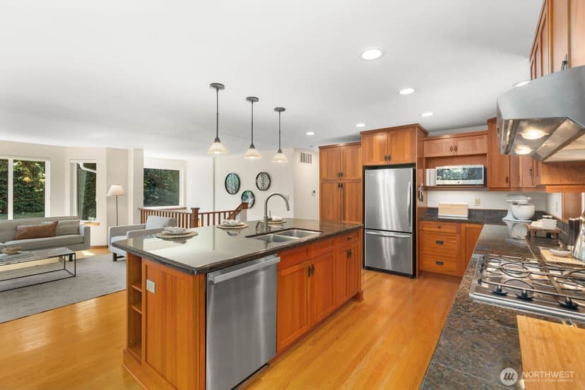 Property photo for 10920 NE 189th Street, Bothell photo 12