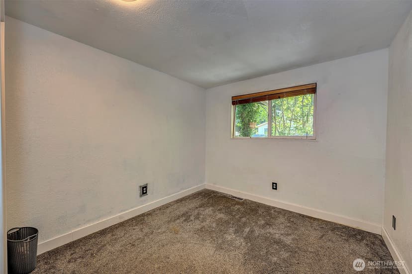 Property photo for 21220 Shell Valley Road, Edmonds photo 11